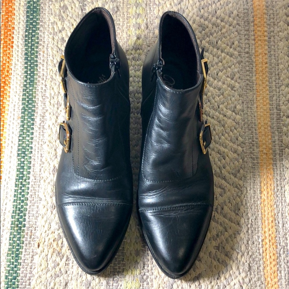Genuine leather low heel black boots from Spain